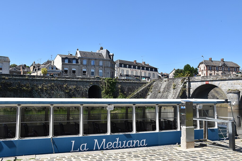 Décrassage ou démoussage de toiture Mayenne