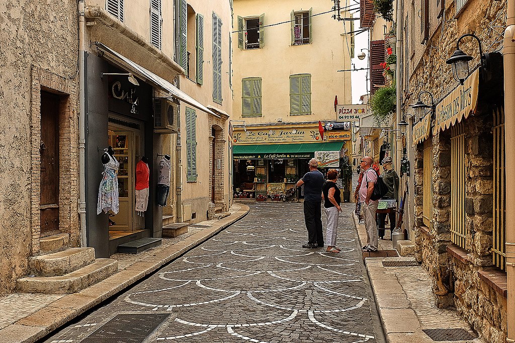 Décrassage ou démoussage de toiture Antibes