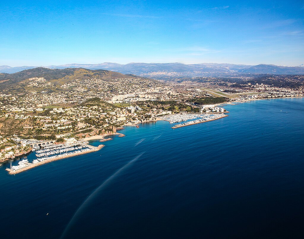 Décrassage ou démoussage de toiture Mandelieu-la-Napoule