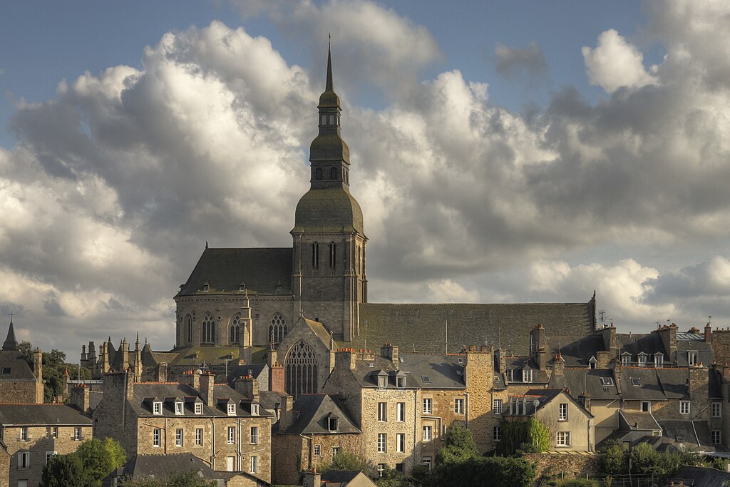 Décrassage ou démoussage de toiture Dinan