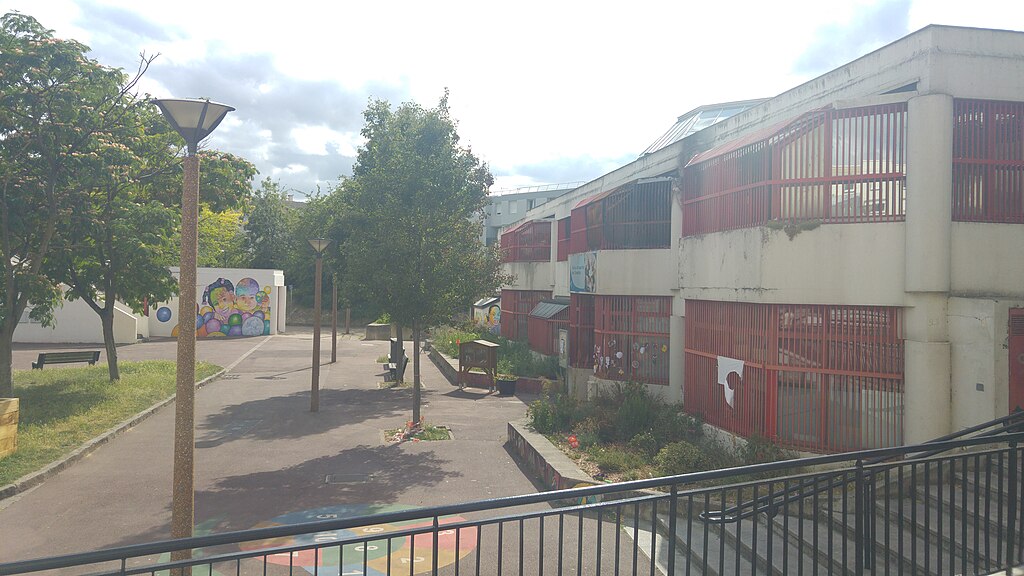 Décrassage ou démoussage de toiture Évry