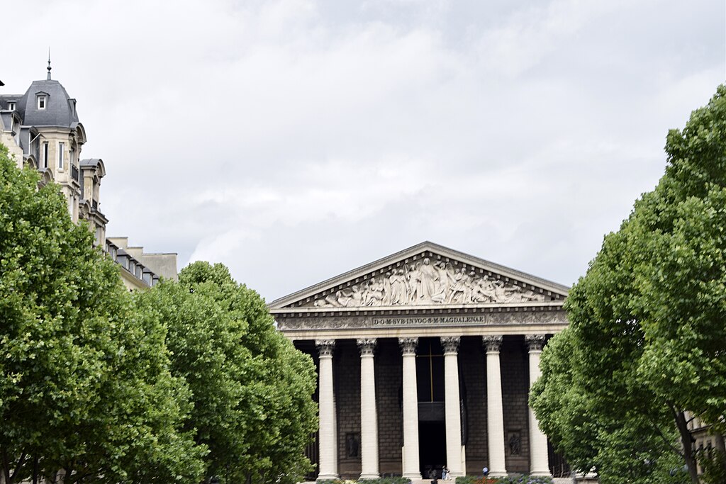 Décrassage ou démoussage de toiture La Madeleine