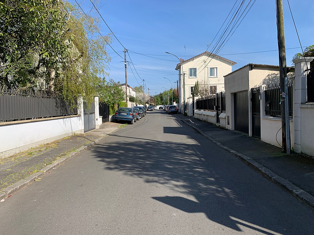 Décrassage ou démoussage de toiture Le Raincy