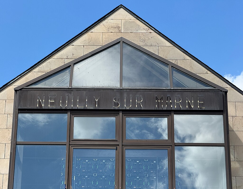 Décrassage ou démoussage de toiture Neuilly-sur-Marne