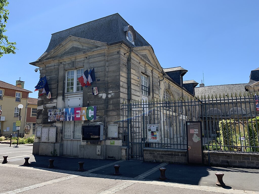 Décrassage ou démoussage de toiture Stains