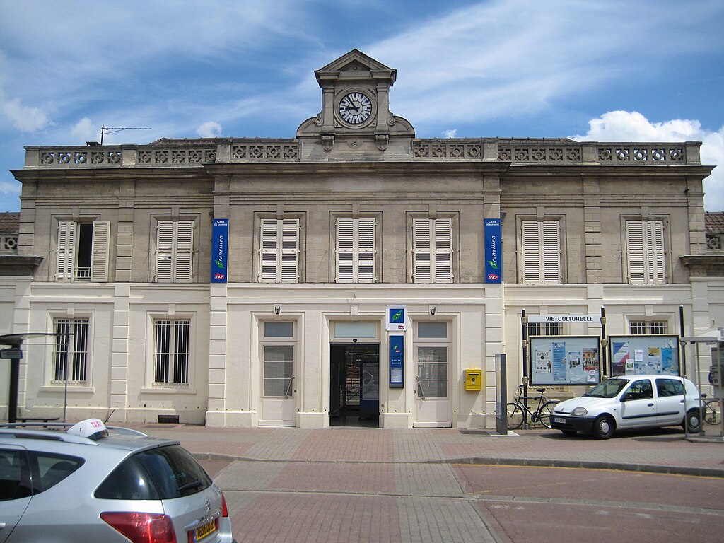 Décrassage ou démoussage de toiture Sannois