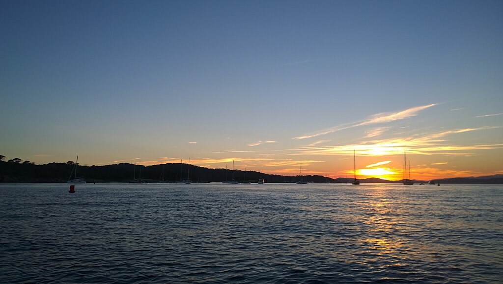 Décrassage ou démoussage de toiture Hyères