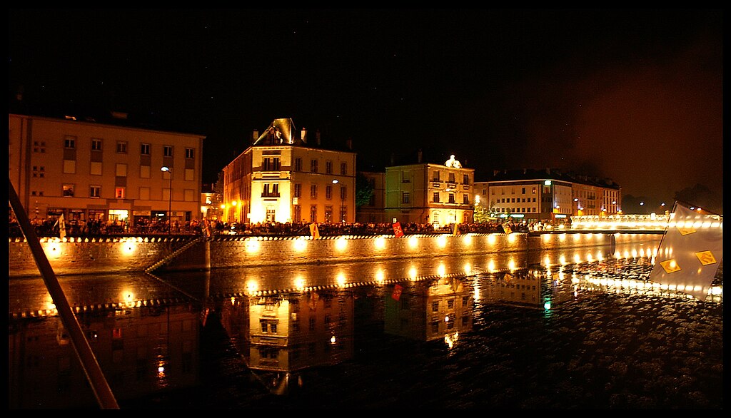 Décrassage ou démoussage de toiture Épinal