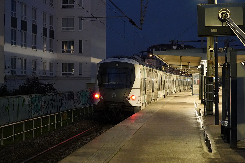 Décrassage ou démoussage de toiture Houilles