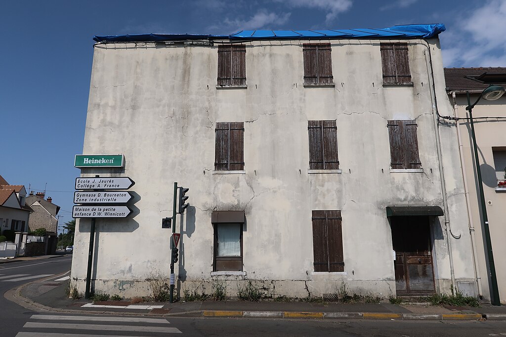 Décrassage ou démoussage de toiture Les Clayes-sous-Bois